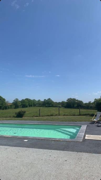 Loue Ancien Moulin A Vent Avec Piscine Et Jacuzzi Villa Neuvy-Bouin Bagian luar foto