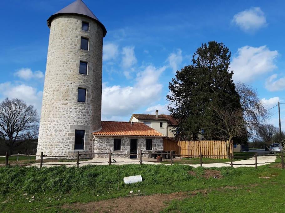 Loue Ancien Moulin A Vent Avec Piscine Et Jacuzzi Villa Neuvy-Bouin Bagian luar foto